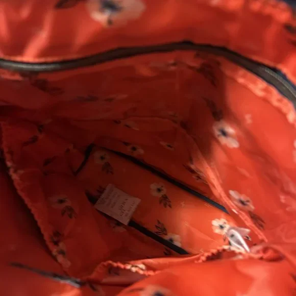 BLACK FRIDAY SALE: Lug Whirl Tote Aloha Navy - NWT - Picture 3 of 3